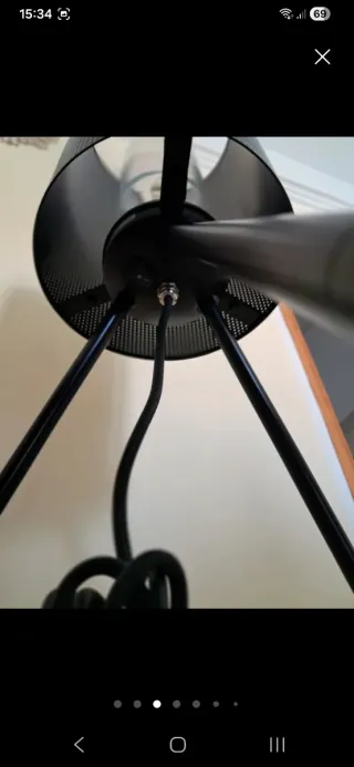 Lampada da terra treppiede nera