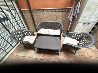 Conjunto mesa y sillones patio