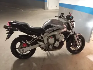 Yamaha FZ6