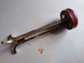 Taburete Vintage símil piel y metal cromado