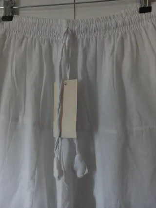 Pantalón harén blanco con cordón ajustable