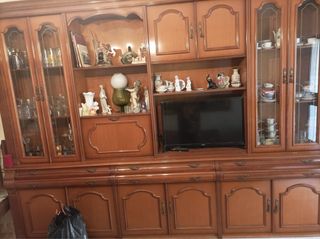 Mueble de comedor madera y cristal