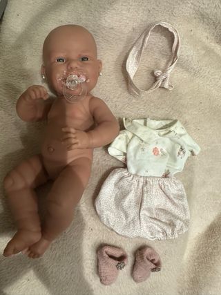 Muñeca bebe Clara. Antonio Juan