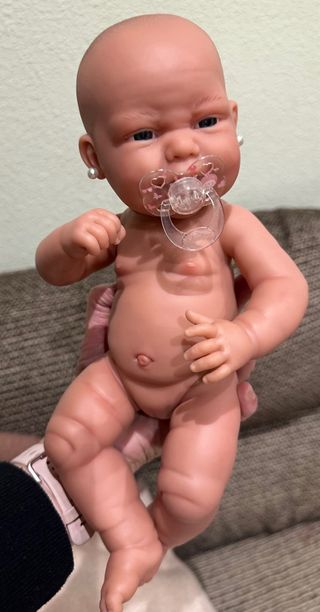 Muñeca bebe Clara. Antonio Juan