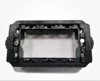 N 76 pezzi Bticino 4703 Telaio Supporto