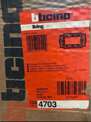 N 76 pezzi Bticino 4703 Telaio Supporto