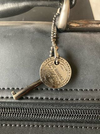 Borsa The Bridge in pelle nera e marrone