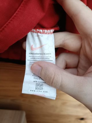 Sudadera Nike Color Rojo, Negro y Gris Talla S.