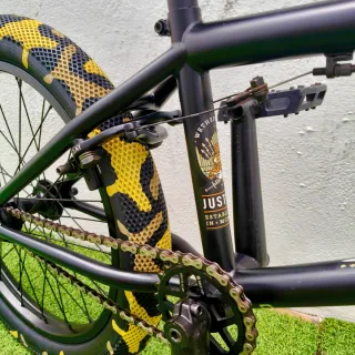 BMX WETHEPEOPLE COMO NUEVA IDEAL PARA REGALO