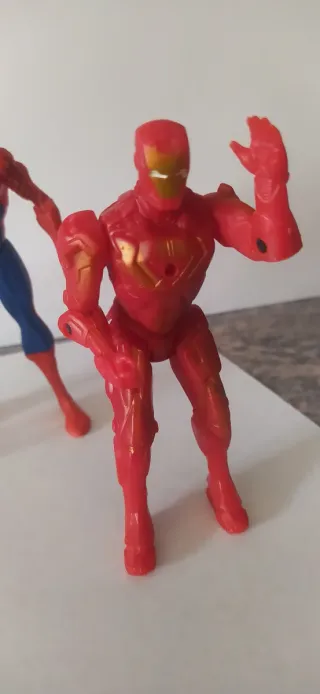 Figuras de Superhéroes (Superman, Spiderman, Iron