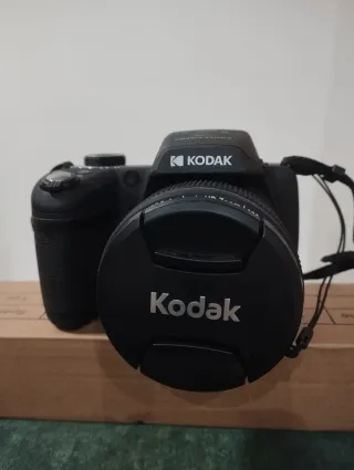 Cámara Kodak Pixpro AZ528 Nueva