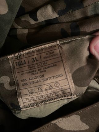 Traje militar español de invierno, está acolchado