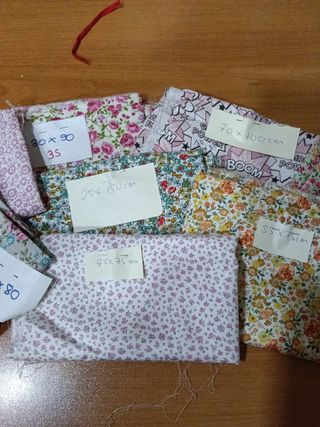 Retales de tela estampada
