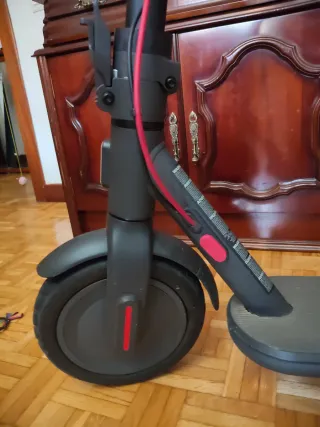 Patinete eléctrico gris Xiaomi scooter 4 plegable