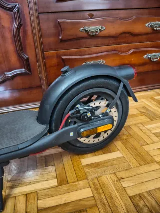 Patinete eléctrico gris Xiaomi scooter 4 plegable