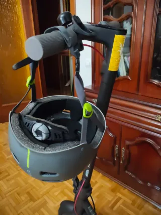 Patinete eléctrico gris Xiaomi scooter 4 plegable