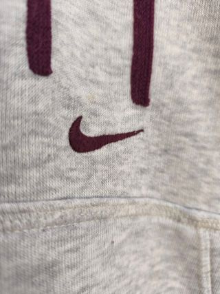 Sudadera Nike Color Gris y Morado Talla XS.