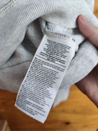 Sudadera Nike Color Gris y Morado Talla XS.