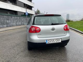 Volkswagen Golf 2004