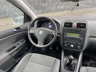 Volkswagen Golf 2004