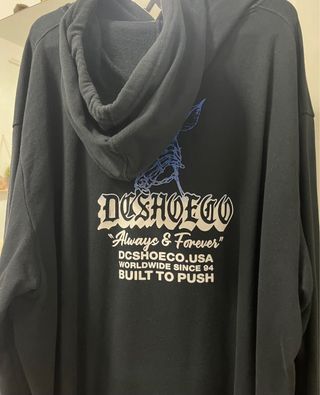 Sudadera DC Negra con Rosa Azul