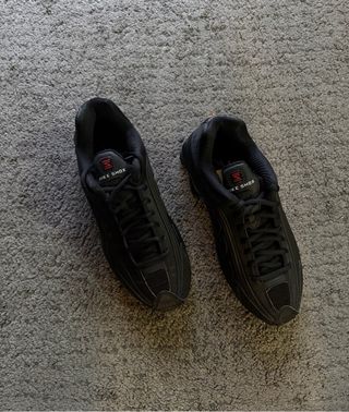 Nike Shox R4 Black Max Orange / Talla 38.5