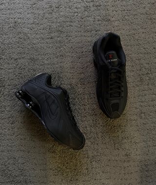 Nike Shox R4 Black Max Orange / Talla 38.5