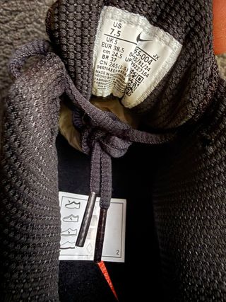 Nike Shox R4 Black Max Orange / Talla 38.5