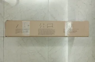 PANTALLA DE PROYECCIÓN PORTÁTIL 100" CON TRÍPODE.