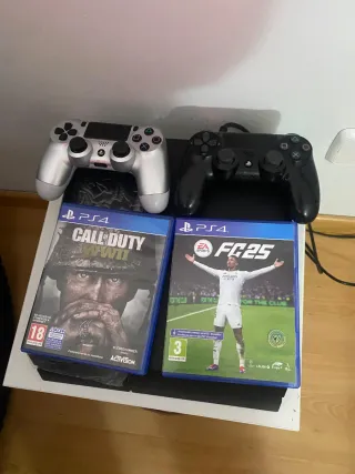 PS4 con 2 mandos y 2 juegos