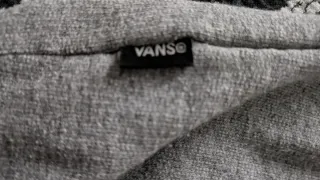 Sudadera Vans Gris Talla S aunque da mucha talla