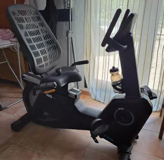 Bici estática reclinable 12 programas