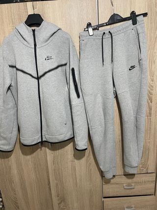 Conjunto Nike Tech Gris