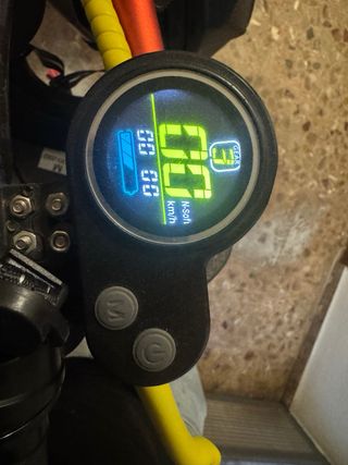 Patinete Eléctrico Red Bull