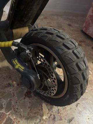 Patinete Eléctrico Red Bull