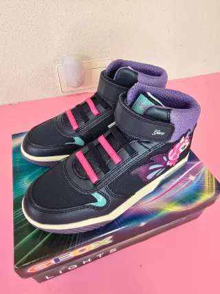 Zapatillas Geox niña luces talla 34