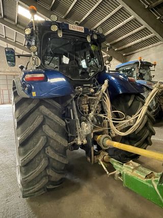 Tractor New Holland T7 270 Blue Power. NH