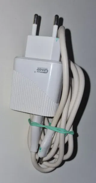 Tablet Woxter QX93 Verde con cargador.