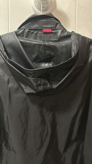 Chaqueta deportiva Quechua negra-cortavientos