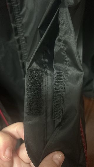 Chaqueta deportiva Quechua negra-cortavientos