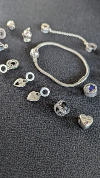 Pulsera y Charms Pandora Plata