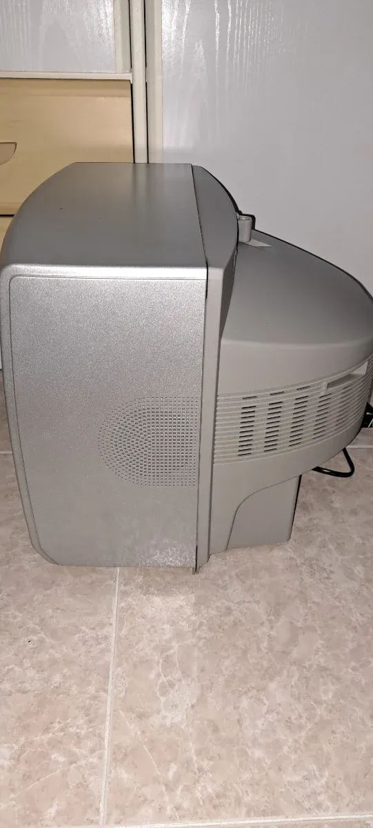 Lotto TV + lettore VHS + Film per bambini