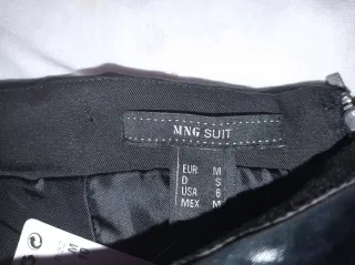 Vestido negro elegante sin tirantes