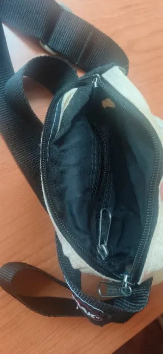 Bolsito bandolera Eastpak