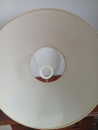 Tulipa de lámpara beige y oro