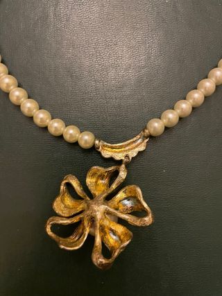 Girocollo vintage con ciondolo fiore