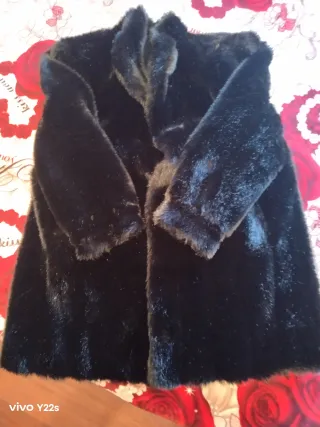 Abrigo de pelo negro mujer