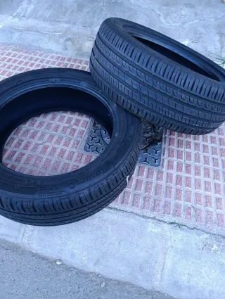 Neumáticos 215/55 R18 en buen estado