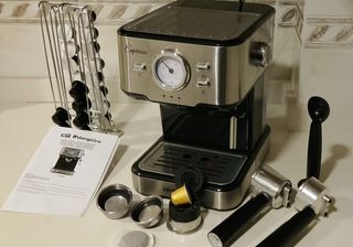 Cafetera Expresso y cappuccino, 20 bar de presión.