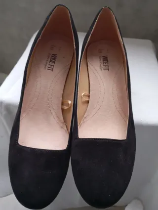 Zapatos de tacón negros para mujer